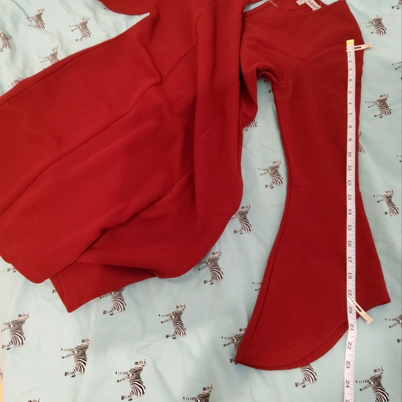 ALMOST FAMOUS STRETCH BURGUNDY SHEATH DRESS LONG BELL SLEEVE V NECKLINE SIZE L - Picture 5 of 9
